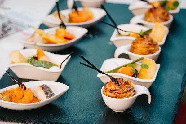 Wie kann man eine Bar stilvoll gestalten?